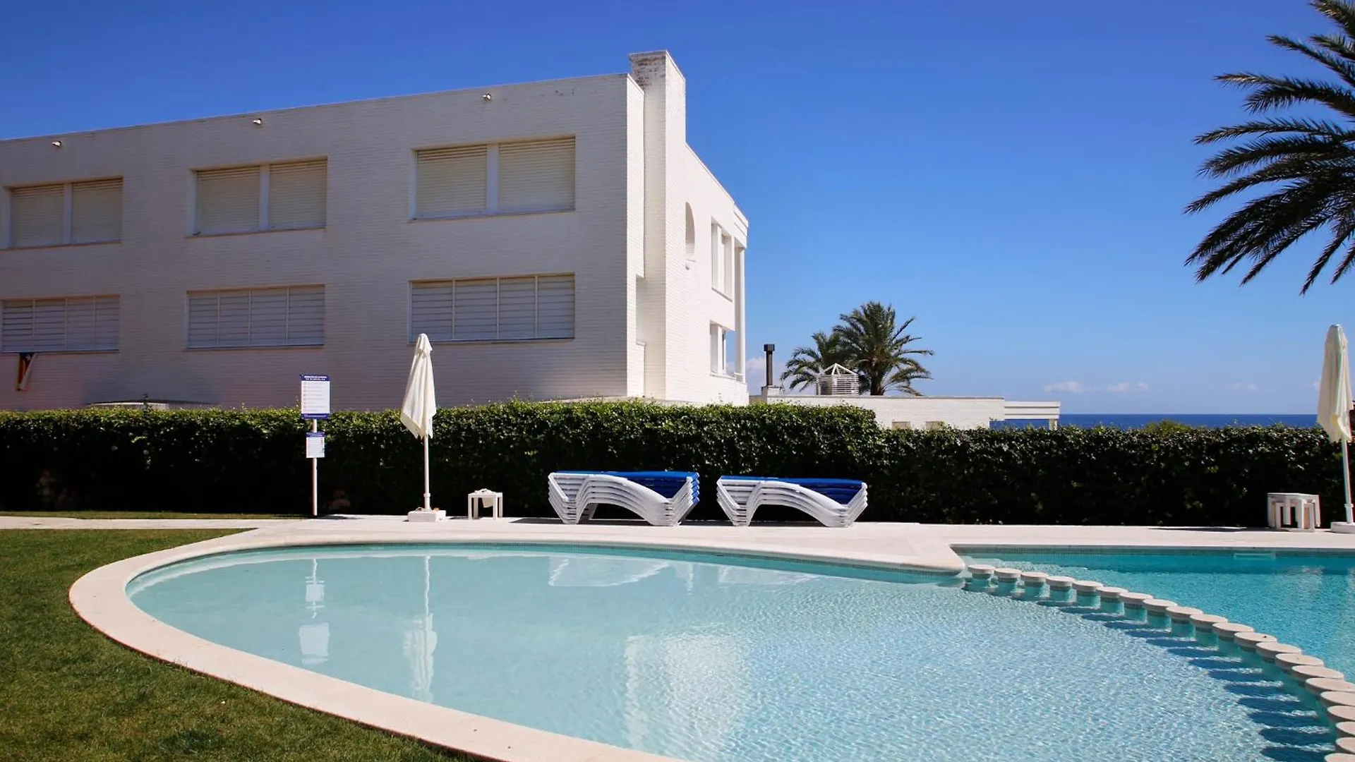 At014 A Pocos Metros De La Playa, Equipamiento Completo, Piscina Comunitaria Villa Torredembarra 0*,  Spain